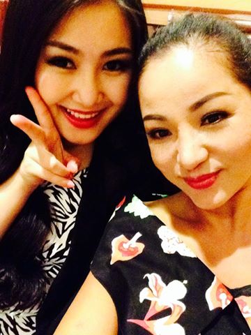 Hà Anh làm giám khảo nhí nhố, Bà Tưng thử làm búp bê đáng yêu Hà Anh làm giám khảo nhí nhố, Bà Tưng thử làm búp bê đáng yêu