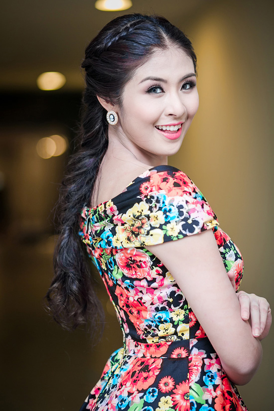 2/9: Đông Nhi nghỉ lễ mừng SN mẹ, Ngọc Hân nghỉ dưỡng ở châu Âu 2/9: Đông Nhi nghỉ lễ mừng SN mẹ, Ngọc Hân nghỉ dưỡng ở châu Âu