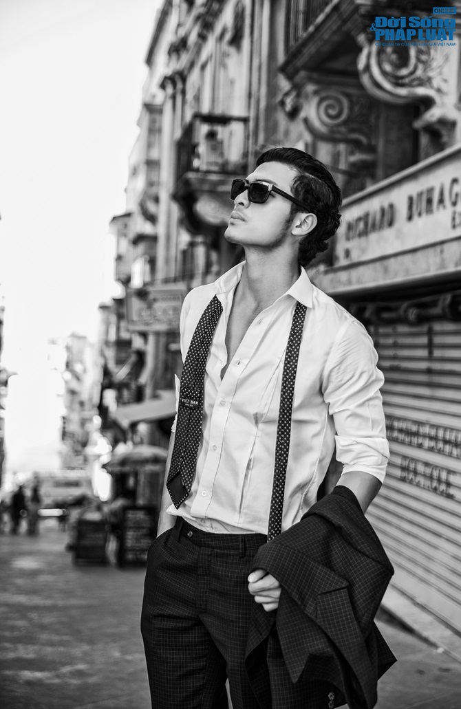 Á vương Vũ Tuấn Việt lịch lãm ở Paris