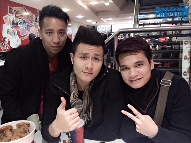 Khắc Việt khoe ảnh vi vu trời Tây cùng Vĩnh Thụy, Hồng Quế