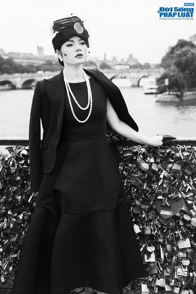 Lý Nhã Kỳ ưu tư, trầm buồn ở Pháp