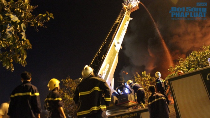 Chùm ảnh: Toàn cảnh vụ cháy KCN Vsai Bình Dương Chùm ảnh: Toàn cảnh vụ cháy KCN Vsai Bình Dương