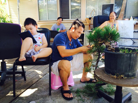 Ngọc Trinh, Linh Chi diện nội y uốn éo trên máy bay