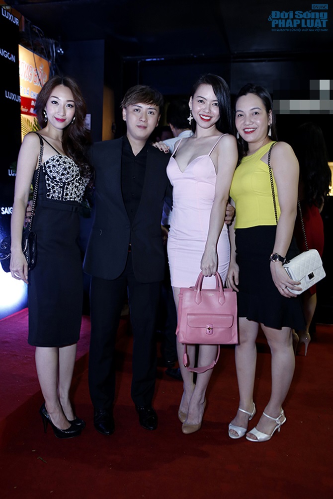 Vũ Hoàng Điệp trễ nãi vòng 1, khoe đường cong đầy khiêu khích