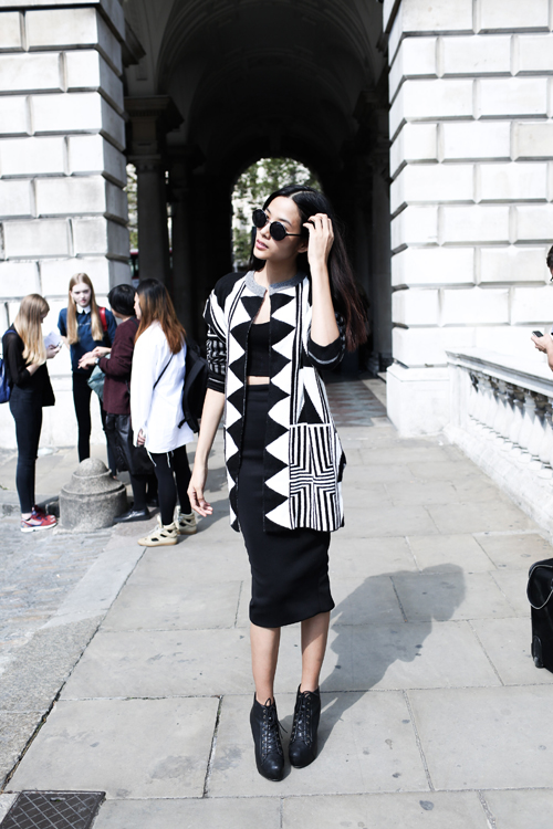 Sao đẹp tuần qua: Hồ Ngọc Hà đơn giản, kín đáo mà đẹp