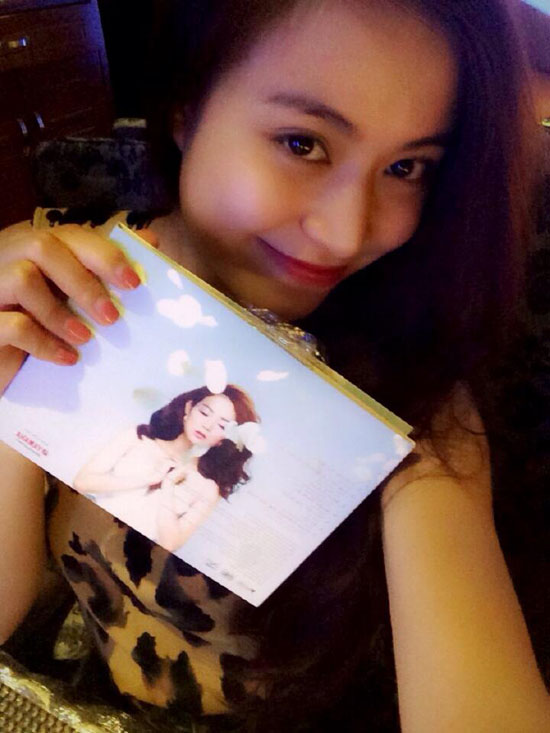 Khắc Việt đội mũ bảo hiểm, bịt khẩu trang kín mít khi đi xe máy Khắc Việt đội mũ bảo hiểm, bịt khẩu trang kín mít khi đi xe máy