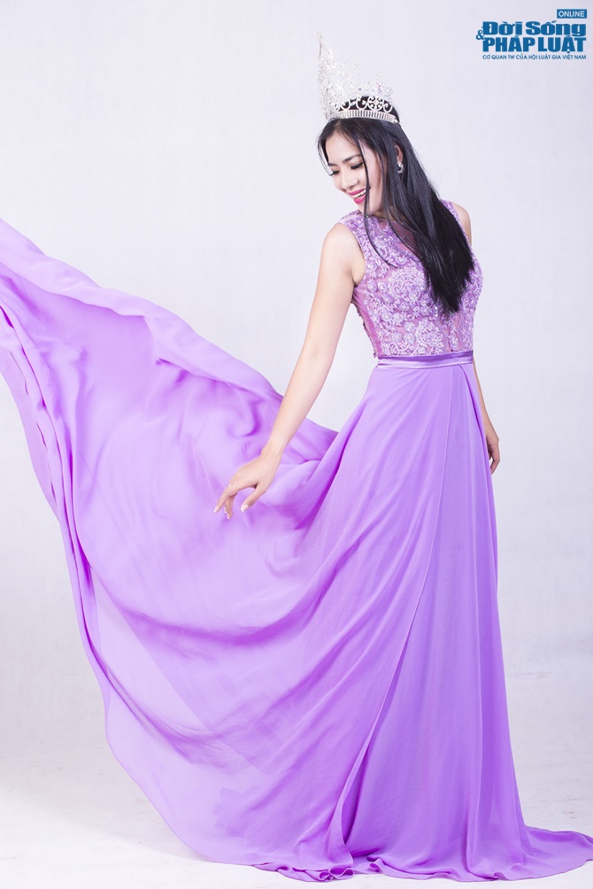 Hoa hậu Bích Dự làm “nàng thơ” của NTK Thiệu Vy