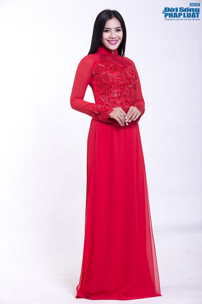 Hoa hậu Bích Dự làm “nàng thơ” của NTK Thiệu Vy