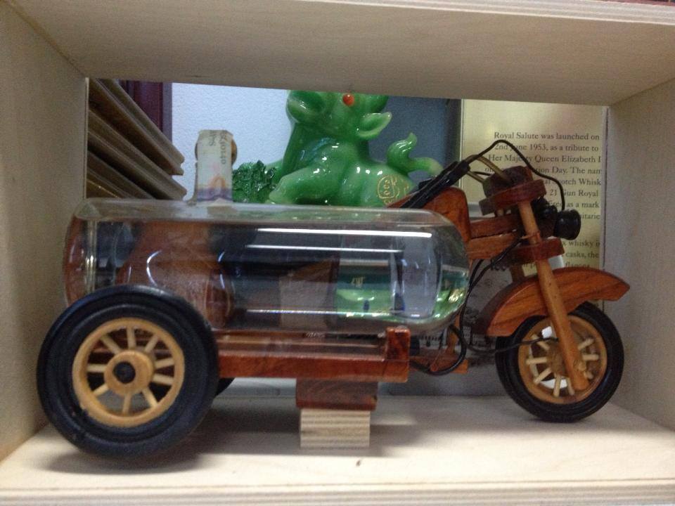 Tự Long và nỗi đau giấu ngược vào trong Tự Long và nỗi đau giấu ngược vào trong