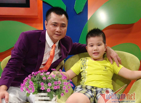 Tự Long và nỗi đau giấu ngược vào trong Tự Long và nỗi đau giấu ngược vào trong