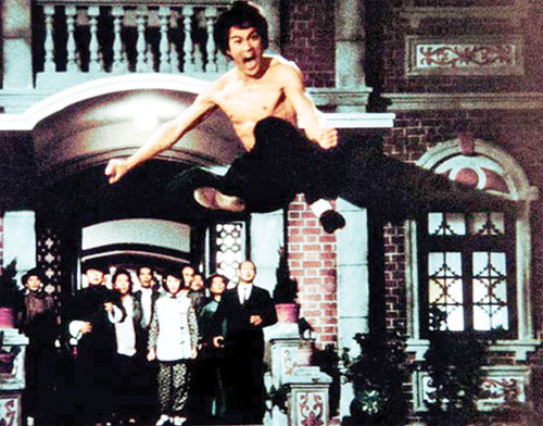 Cú ra đòn nhanh như chớp và câu nói kinh điển của Lý Tiểu Long Cú ra đòn nhanh như chớp và câu nói kinh điển của Lý Tiểu Long