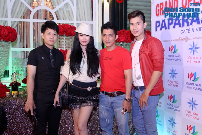 Phi Thanh Vân đi sự kiện với thân hình gầy gò vì ốm nghén 