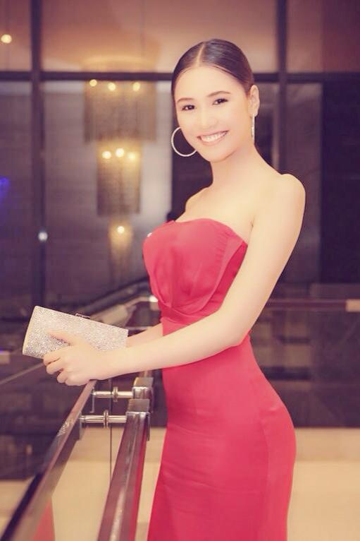 Elly Trần, Hà Anh khoe đường cong trùng trùng điệp điệp Elly Trần, Hà Anh khoe đường cong trùng trùng điệp điệp