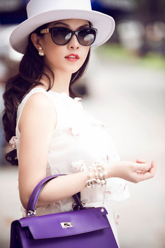 Elly Trần, Hà Anh khoe đường cong trùng trùng điệp điệp Elly Trần, Hà Anh khoe đường cong trùng trùng điệp điệp