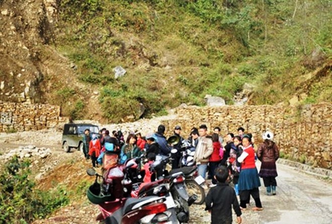 Nữ sinh viên thực tập chết cạnh suối nghi do đói rét