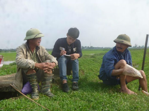 Hà Nội: Bàng hoàng phát hiện xác 2 thai nhi dưới mương nước Hà Nội: Bàng hoàng phát hiện xác 2 thai nhi dưới mương nước