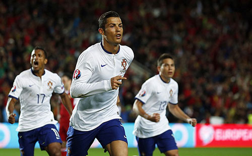 Bản tin 15/11: Benzema qua mặt Messi, Rooney được vinh danh