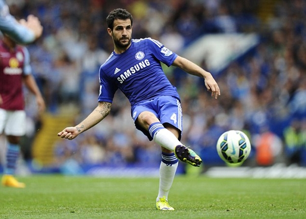 Bản tin sáng 4/11: M.U sắp có Khedira, Van Gaal bị lên lớp