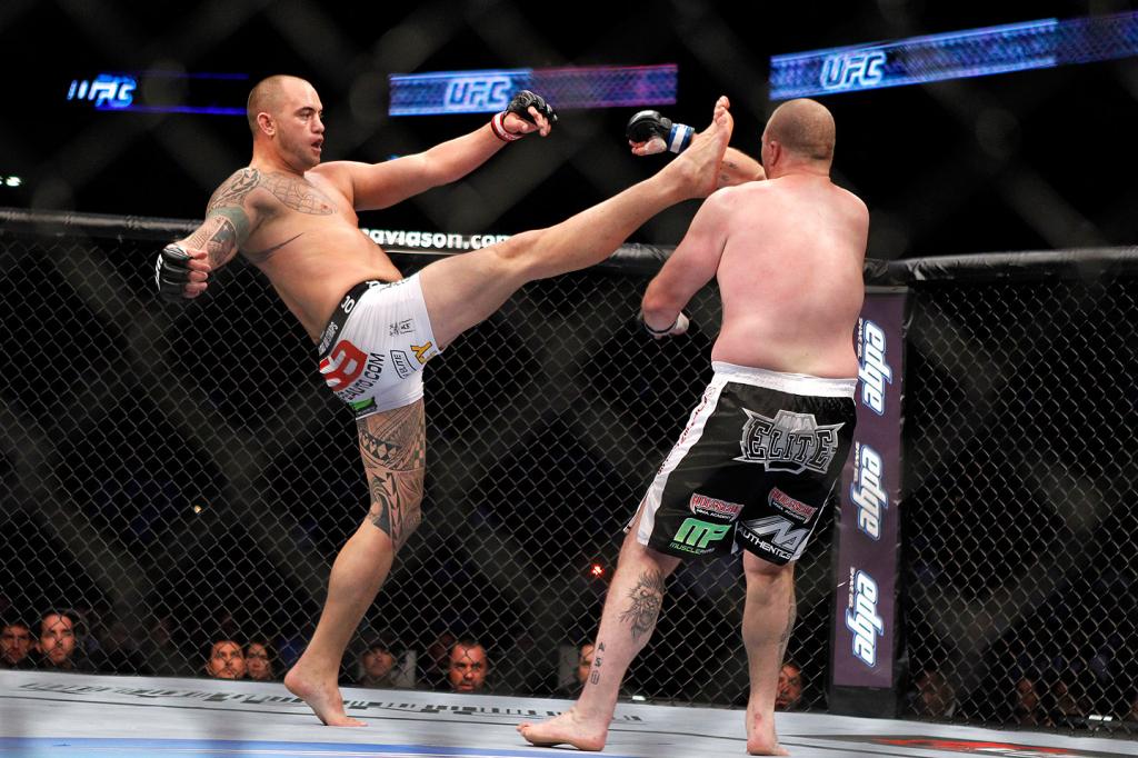 Clip: Võ sỹ hạ đo ván đối thủ chỉ sau 3 giây thi đấu