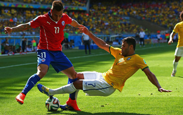TRỰC TIẾP Brazil 1-1 Chile (H2): Ăn miếng trả miếng