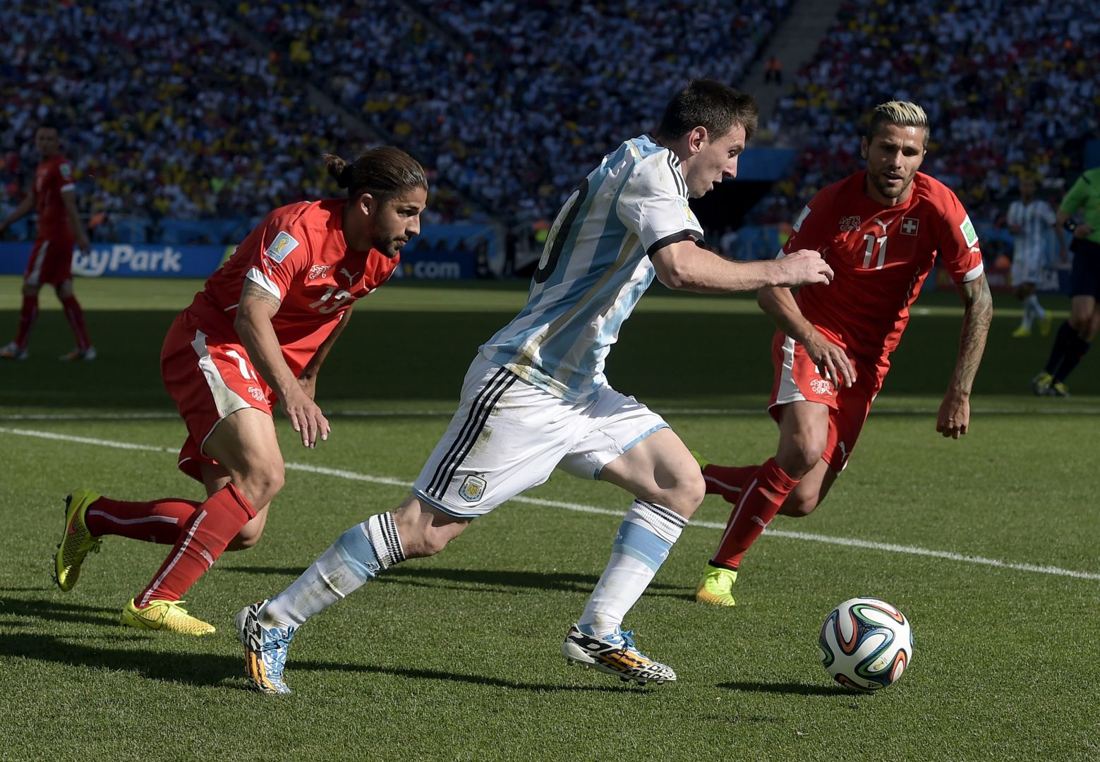 Messi lập kỷ lục kỳ vĩ nhất trong lịch sử World Cup