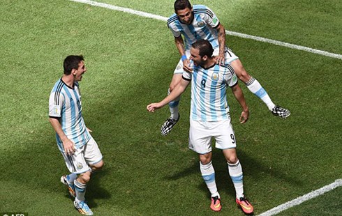 TRỰC TIẾP Argentina 1-0 Bỉ (H1): Higuain mở tỷ số cho Argentina