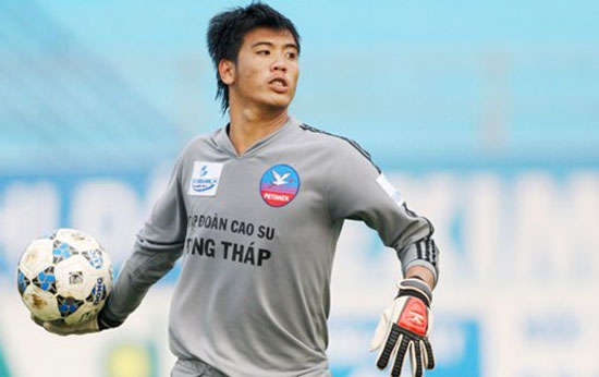 Khám phá thú chơi xe độ khủng của sao bóng đá Việt