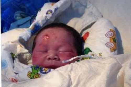 Xúc động bà mẹ vẫn cố sinh con trước khi chết trong tai nạn Xúc động bà mẹ vẫn cố sinh con trước khi chết trong tai nạn