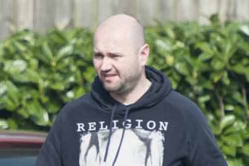 Hiệu trưởng 36 tuổi bị đuổi việc vì quan hệ với nữ sinh 15 Hiệu trưởng 36 tuổi bị đuổi việc vì quan hệ với nữ sinh 15