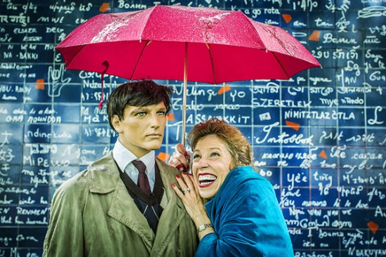 Kỳ lạ người phụ nữ du lịch suốt 14 năm cùng gia đình ma-nơ-canh Kỳ lạ người phụ nữ du lịch suốt 14 năm cùng gia đình ma-nơ-canh