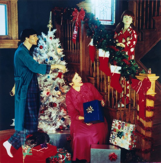 Kỳ lạ người phụ nữ du lịch suốt 14 năm cùng gia đình ma-nơ-canh Kỳ lạ người phụ nữ du lịch suốt 14 năm cùng gia đình ma-nơ-canh