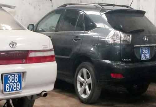  Hai xe công an tỉnh dùng chung biển số 6789