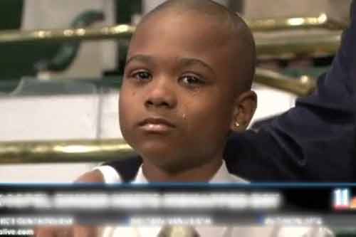 Cậu bé thoát khỏi tay kẻ bắt cóc nhờ hát liên tục suốt 3 giờ 