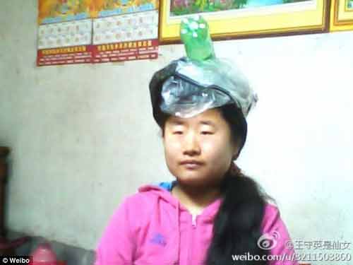 Bất chấp vẻ ngoài xấu xí, cô gái tự nhận là tiên nữ ở Trung Quốc