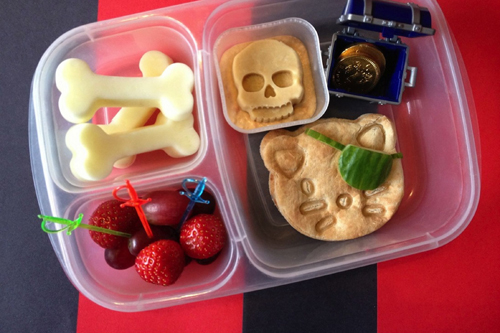 Những hộp cơm trưa đầy màu sắc đáng yêu của mẹ dành cho con
