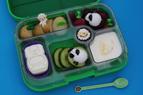Những hộp cơm trưa đầy màu sắc đáng yêu của mẹ dành cho con