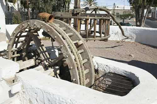 Bỏ trốn sau khi bạn gái rơi xuống giếng lúc đang “quan hệ” 