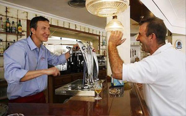 Những quán bar độc đáo, kỳ quái trên thế giới Những quán bar độc đáo, kỳ quái trên thế giới