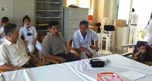  Bác sĩ giỏi của Mỹ khám cho bé bị cắt nhầm bàng quang