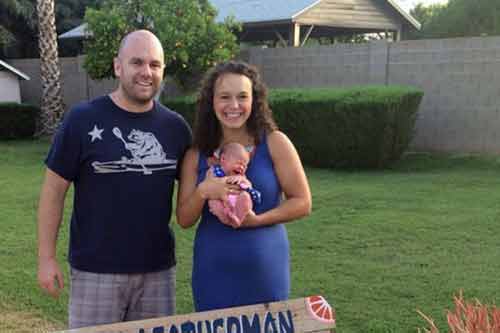 Bà bầu vẫn nâng tạ nặng gần 100 kg trước khi sinh 2 ngày Bà bầu vẫn nâng tạ nặng gần 100 kg trước khi sinh 2 ngày