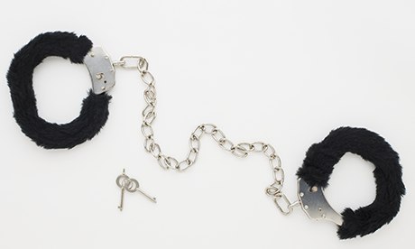 Tôi thực sự lo lắng vì bạn gái thích bạo dâm