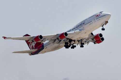 Say rượu, cô gái trẻ quan hệ với người lạ ngay trên máy bay Say rượu, cô gái trẻ quan hệ với người lạ ngay trên máy bay