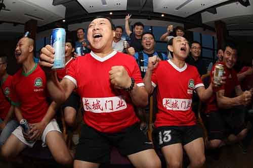 Thức khuya xem World Cup, ba người Trung Quốc đột tử Thức khuya xem World Cup, ba người Trung Quốc đột tử