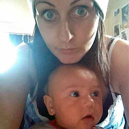 Bất ngờ sinh bé trai khỏe mạnh ngay trên bàn mổ cắt buồng trứng