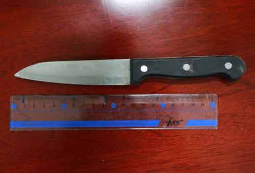 Bị dao đâm xuyên đầu, nạn nhân vẫn tỉnh táo đi lại và nói chuyện 