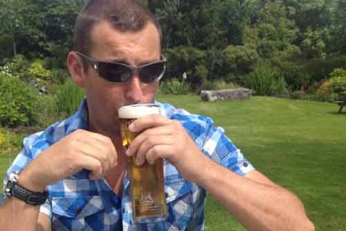 Cắn đứt tai, bóp cổ bạn gái vì kích động sau khi xem World Cup Cắn đứt tai, bóp cổ bạn gái vì kích động sau khi xem World Cup