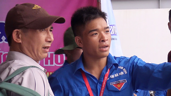 Nhộn nhịp sĩ tử về Kinh