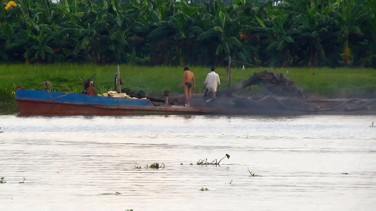 Vụ “cát tặc” tại Hải Dương: Xã “phớt lờ” chỉ đạo của cấp trên