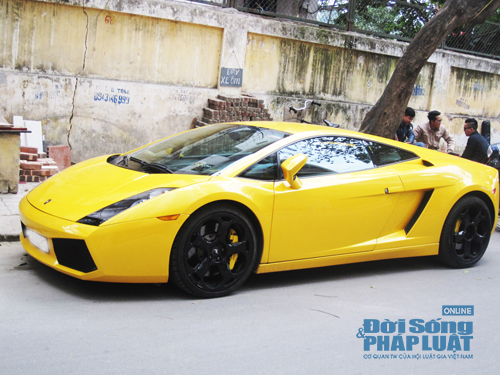 Bò vàng Lamborghini Gallardo tái xuất trên phố Hà Nội