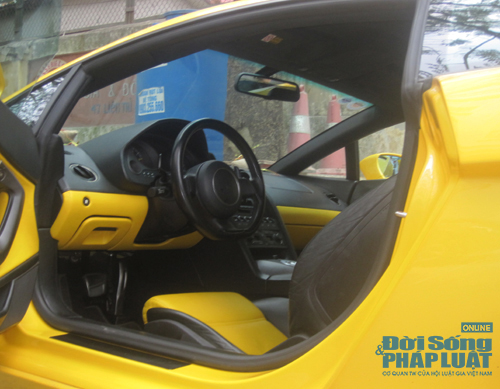 Bò vàng Lamborghini Gallardo tái xuất trên phố Hà Nội